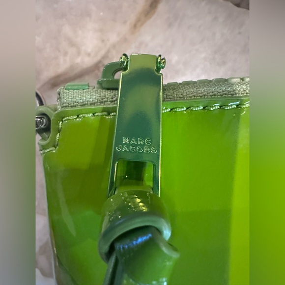 Marc Jacobs Glossy Green Crossbody/Shoulder Bag / NWOT / Rare ⭐️ / 2 straps! - Picture 5 of 14